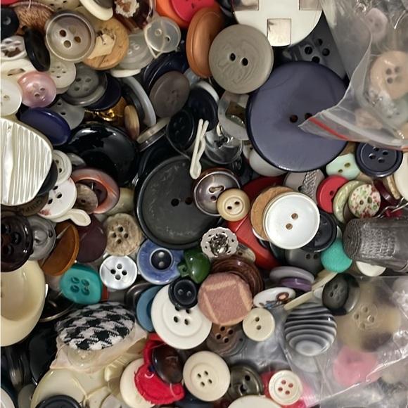 Colorful Button and Accessory Collection - Picture 4 of 5